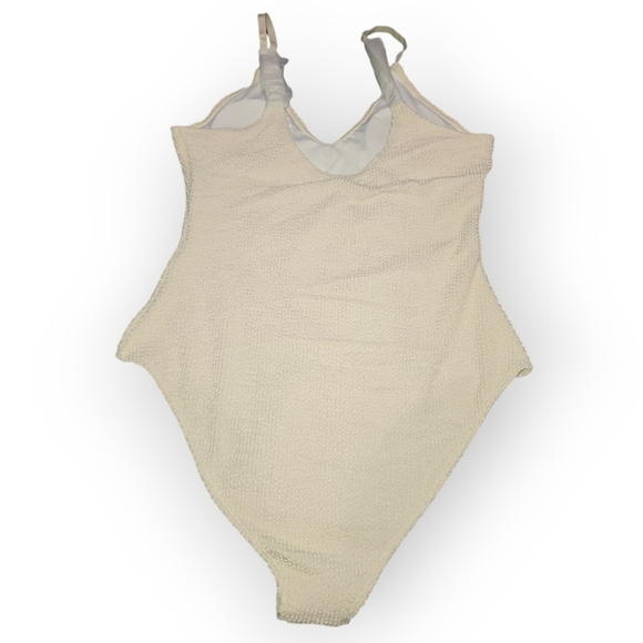 High Waisted Ribbed Swimsuit - Picture 3 of 5